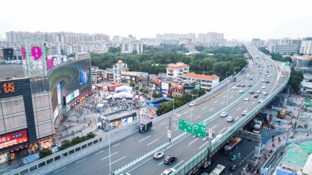广告人干货库 广州百信广场「内容叠加」案例赏析-广告人干货库