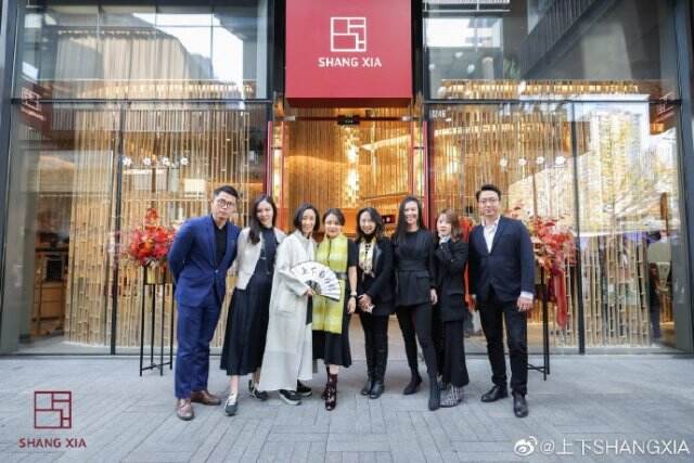 Boucheron 宝诗龙发布冬季假日广告。-广告人干货库