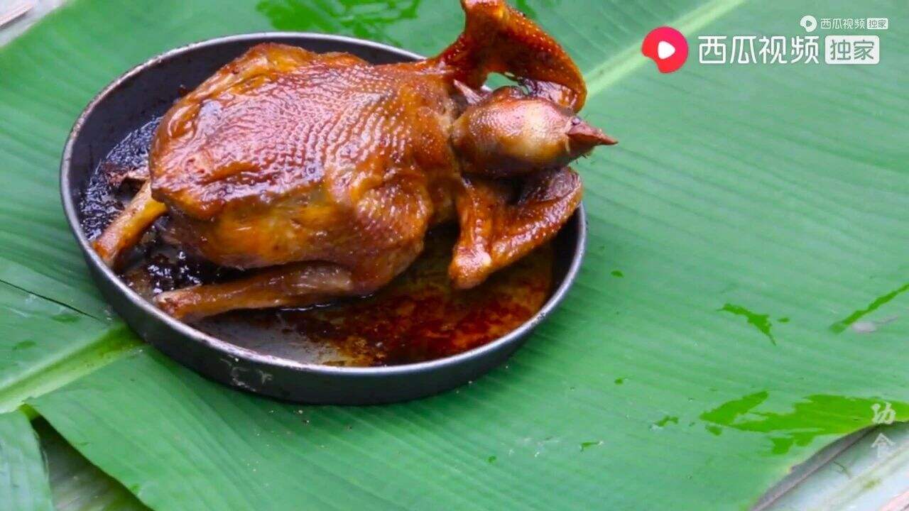 广告人干货库 继李子柒后,阿木爷爷外网走红,被称为“中国最牛设计师”-广告人干货库