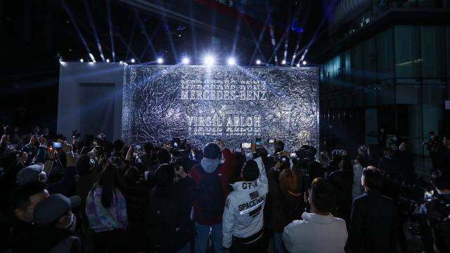 奔驰与 Virgil Abloh 推出一件特别的艺术品。-广告人干货库