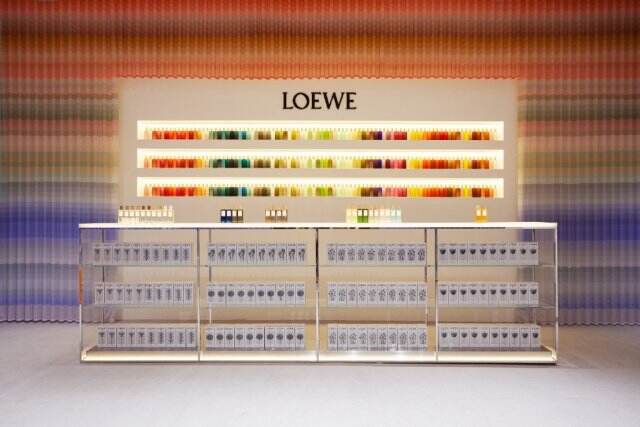 LOEWE 于上海举办「ARTBOX限时体验展」。-广告人干货库