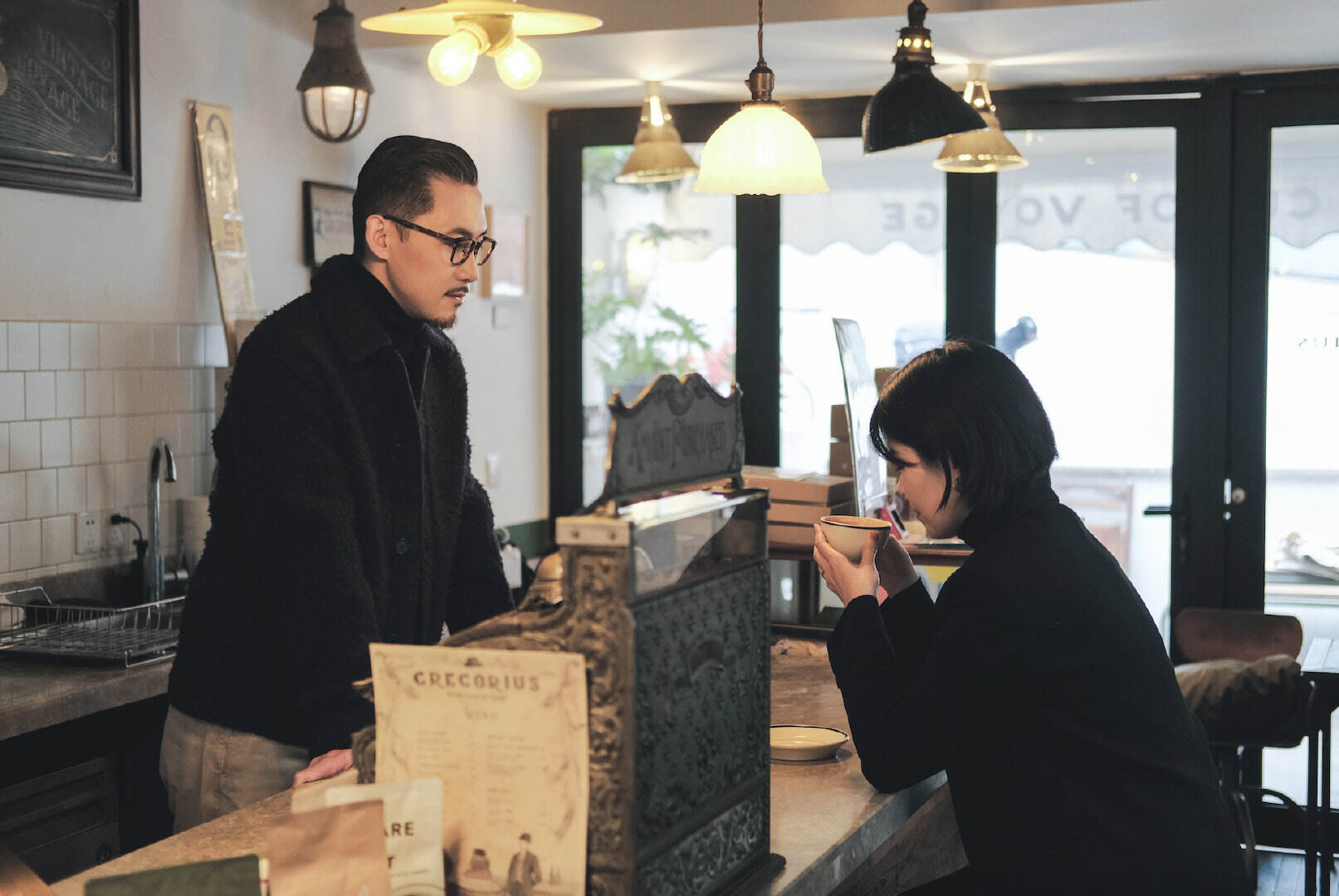 COS 在上海咖啡店开启发现之旅-广告人干货库