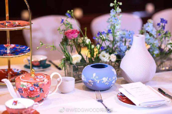 WEDGWOOD 携手李现推出全新系列「红粉年华」-广告人干货库