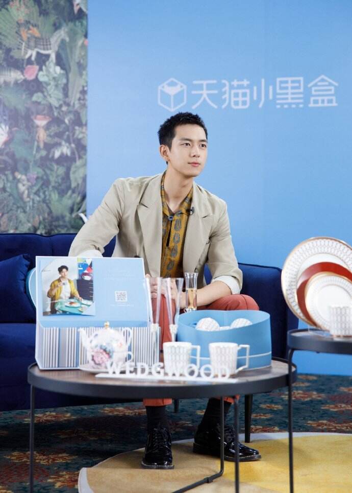 WEDGWOOD 携手李现推出全新系列「红粉年华」-广告人干货库