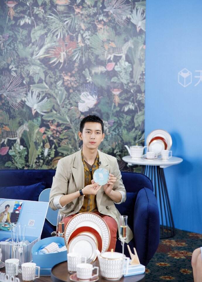 WEDGWOOD 携手李现推出全新系列「红粉年华」-广告人干货库