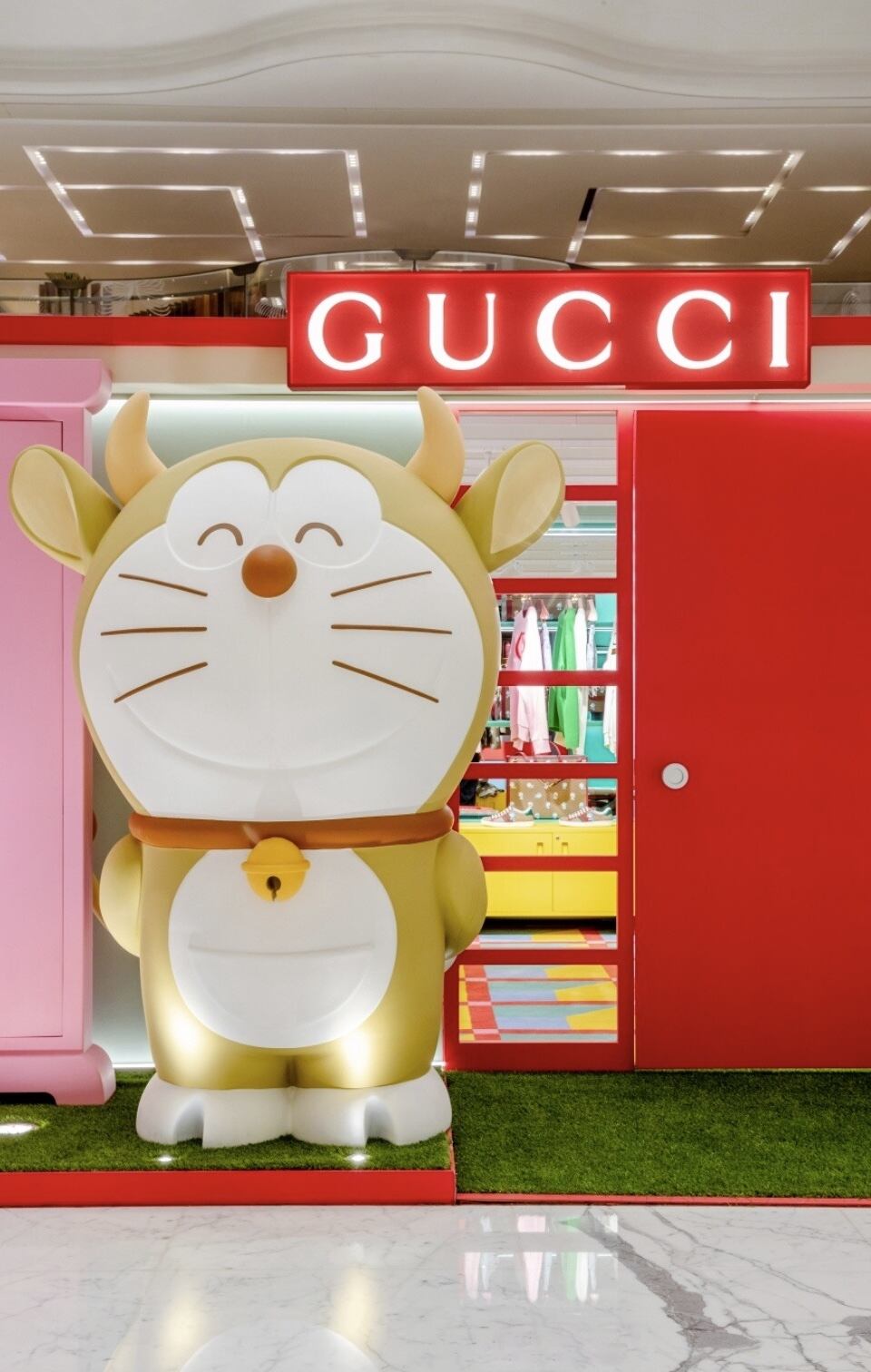 哆啦 A 梦变身 Gucci 可爱牛宝宝-广告人干货库