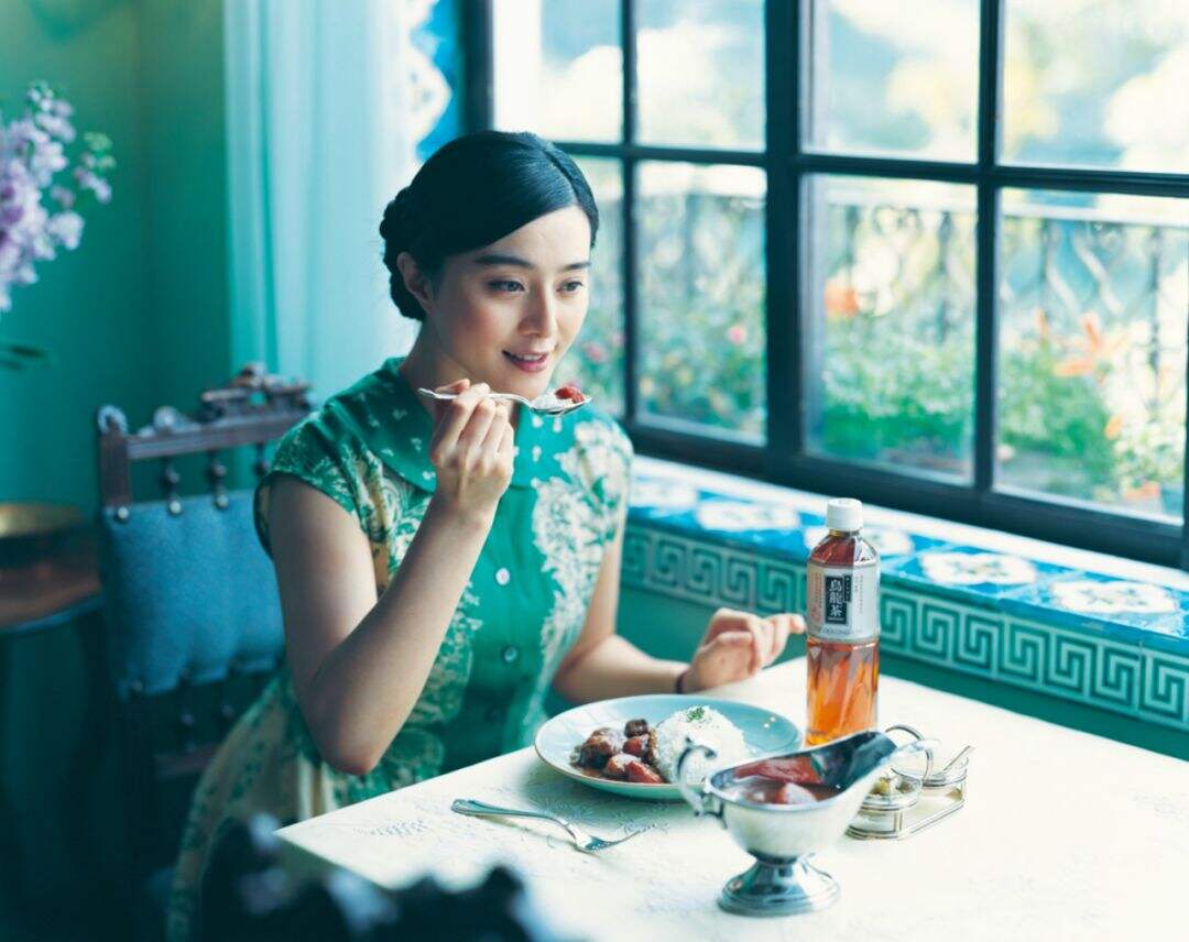 广告人干货库 三得利30年广告最全回顾:即使你不喝茶,也一定会爱上这些广告-广告人干货库