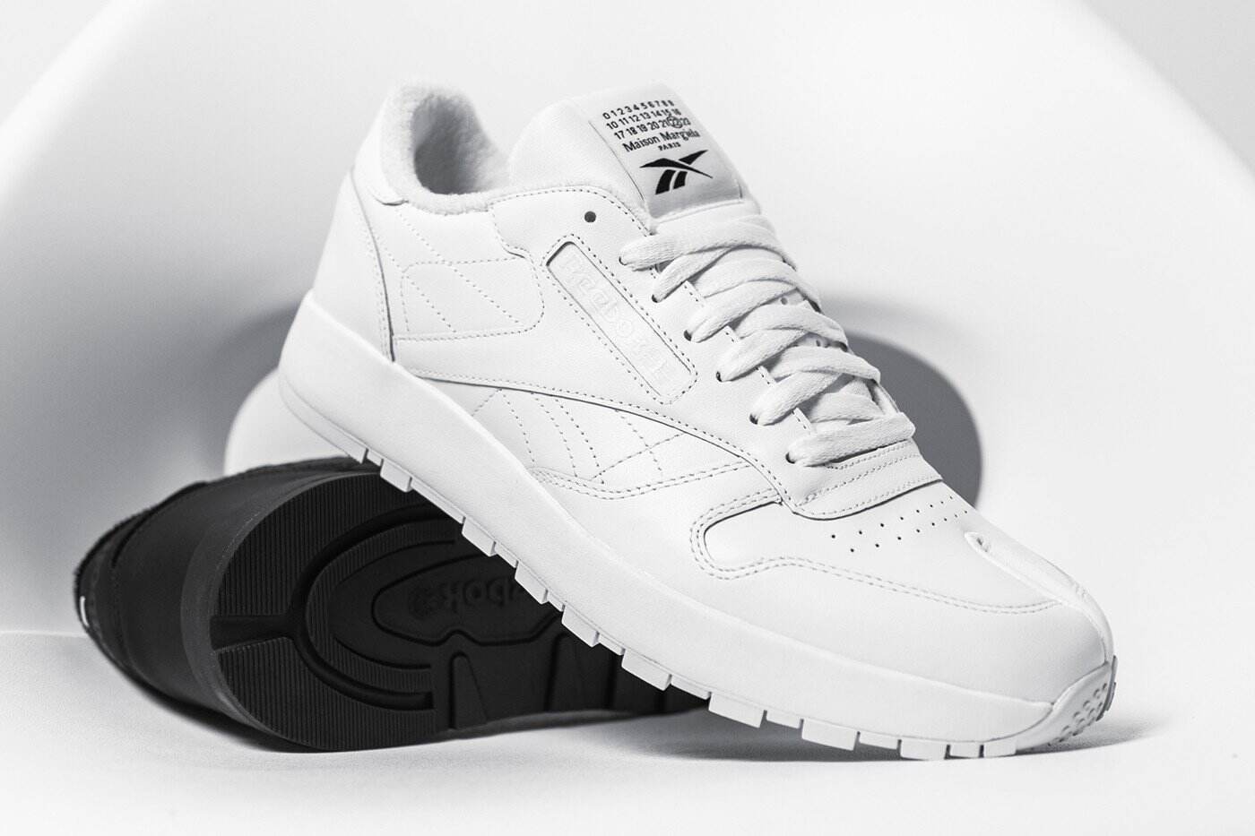 Maison Margiela × Reebok 推出分趾运动鞋-广告人干货库
