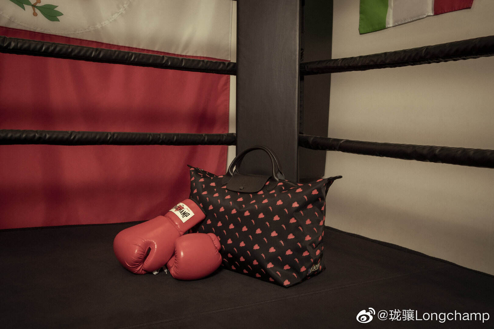 Longchamp × EU 推出「LongchampXEU」联名系列-广告人干货库