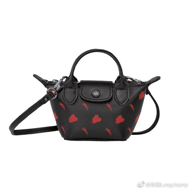 Longchamp × EU 推出「LongchampXEU」联名系列-广告人干货库