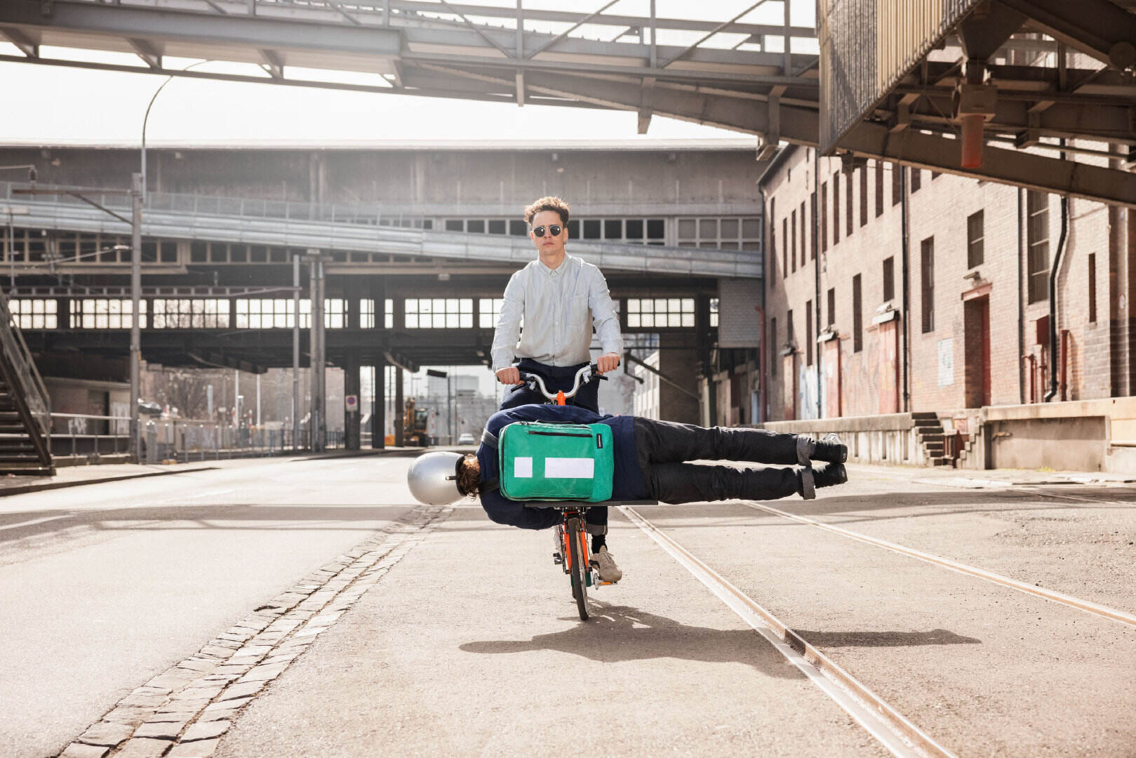 FREITAG × BROMPTON 打造自行车背包-广告人干货库