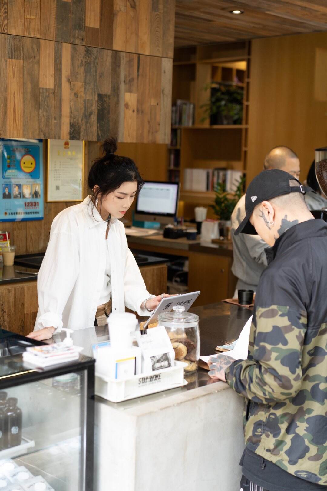 DOE 招募「一日咖啡店长」-广告人干货库