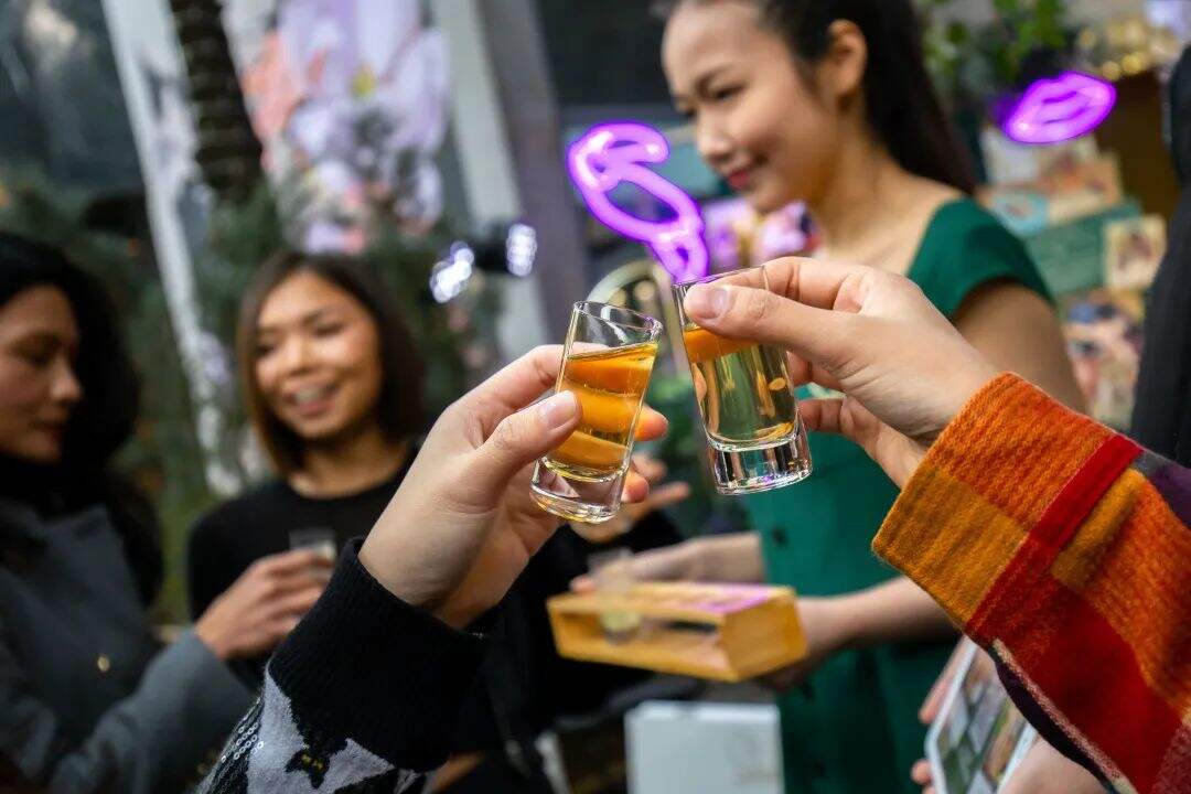 周杰伦和火星哥邀你品尝 24K 朗姆酒-广告人干货库
