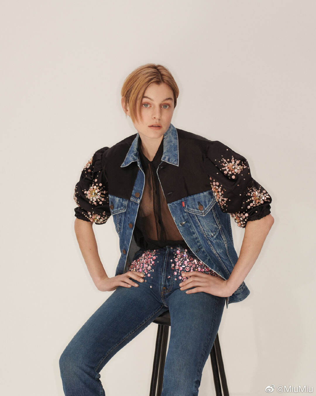 MiuMiu × Levis 打造绝无仅有的牛仔单品-广告人干货库