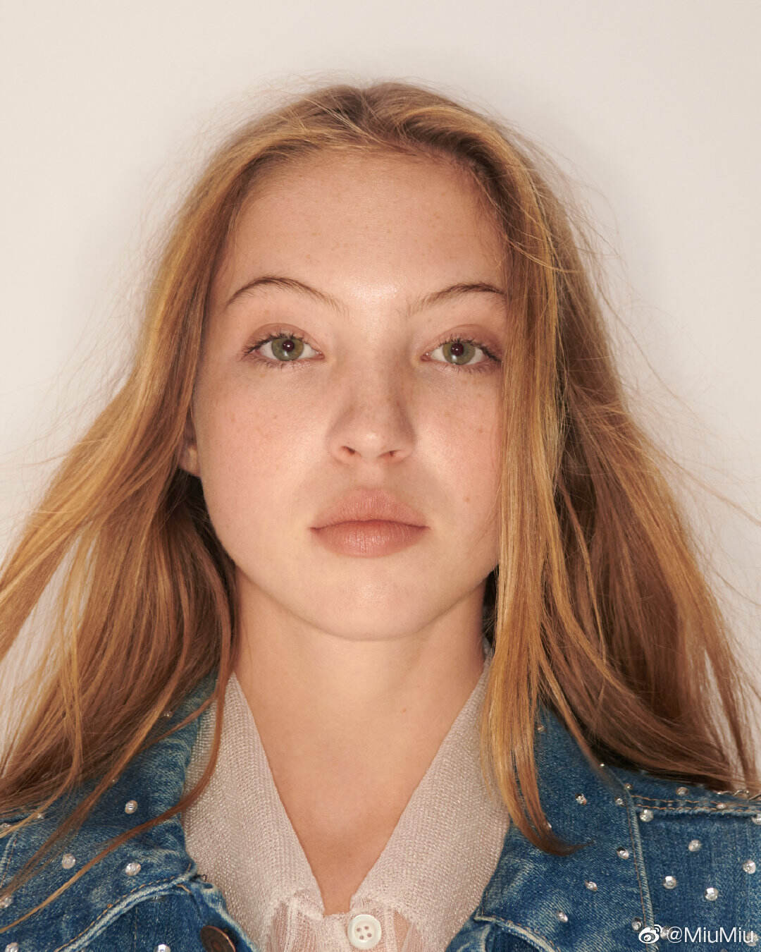 MiuMiu × Levis 打造绝无仅有的牛仔单品-广告人干货库