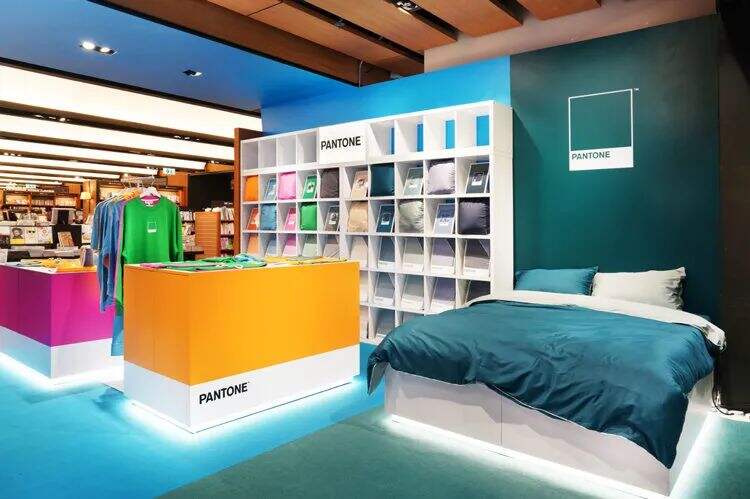广告人干货库 潘通发布全新2021春夏流行色,还开了家实体店?-广告人干货库