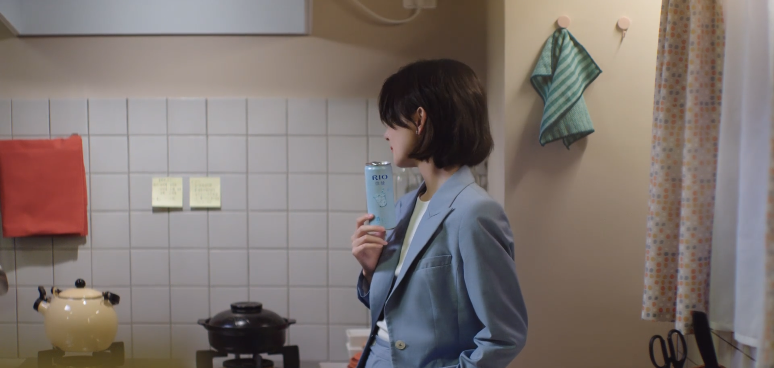 RIO × 周冬雨「小事大片」窥探生活里的小情绪-广告人干货库