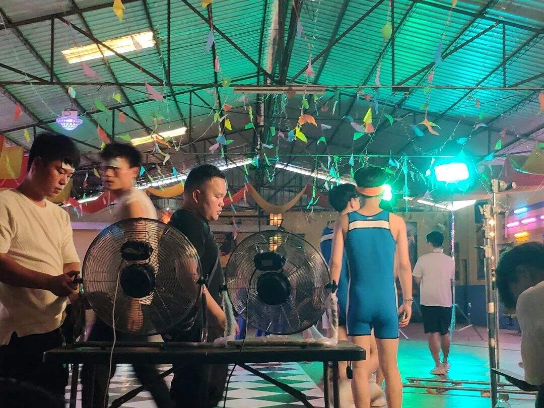 广告人干货库 小鹏汽车《吃货广播体操》:饭后来一遍,健康常相见!-广告人干货库