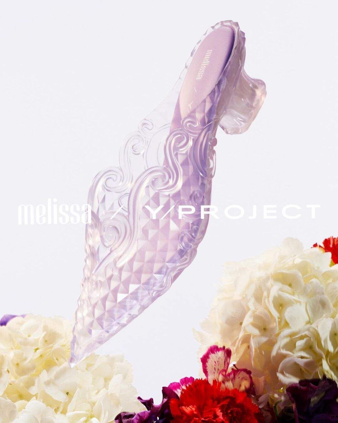 Melissa × Y/Project 推出尖头水晶鞋-广告人干货库