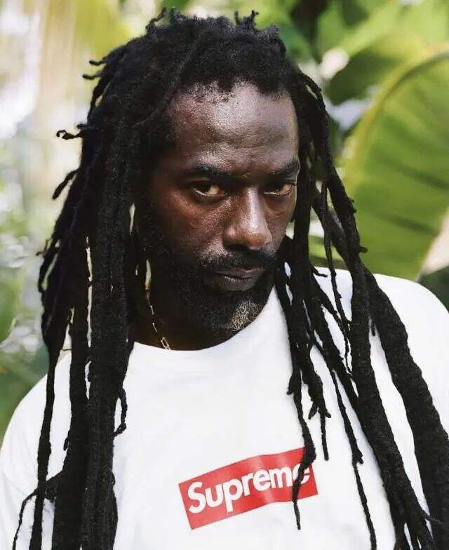 广告人干货库 Supreme 如何成为年轻人的“欲望制造机” ?-广告人干货库