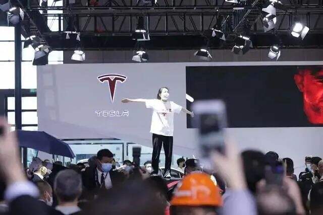 广告人干货库 干货早报:美撤销TikTok及微信禁令;教育部通报湖北高考作弊细节;HarmonyOS升级用户破千万;苏宁被强制执行超30亿-广告人干货库