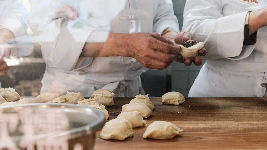 广告人干货库 云南特色老字号“破酥包”品牌升级,看传统元素如何现代化表达?-广告人干货库