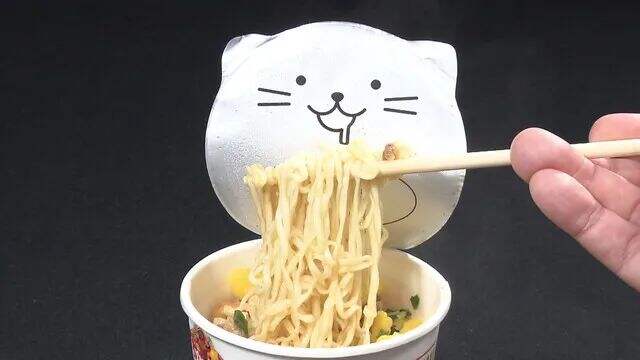 广告人干货库 日清方便面“猫耳朵”设计,太可爱了!-广告人干货库