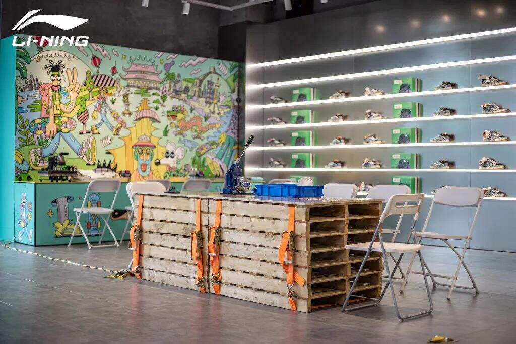 广告人干货库 被李宁快闪店的“阴间”沙发设计,吓到了!-广告人干货库