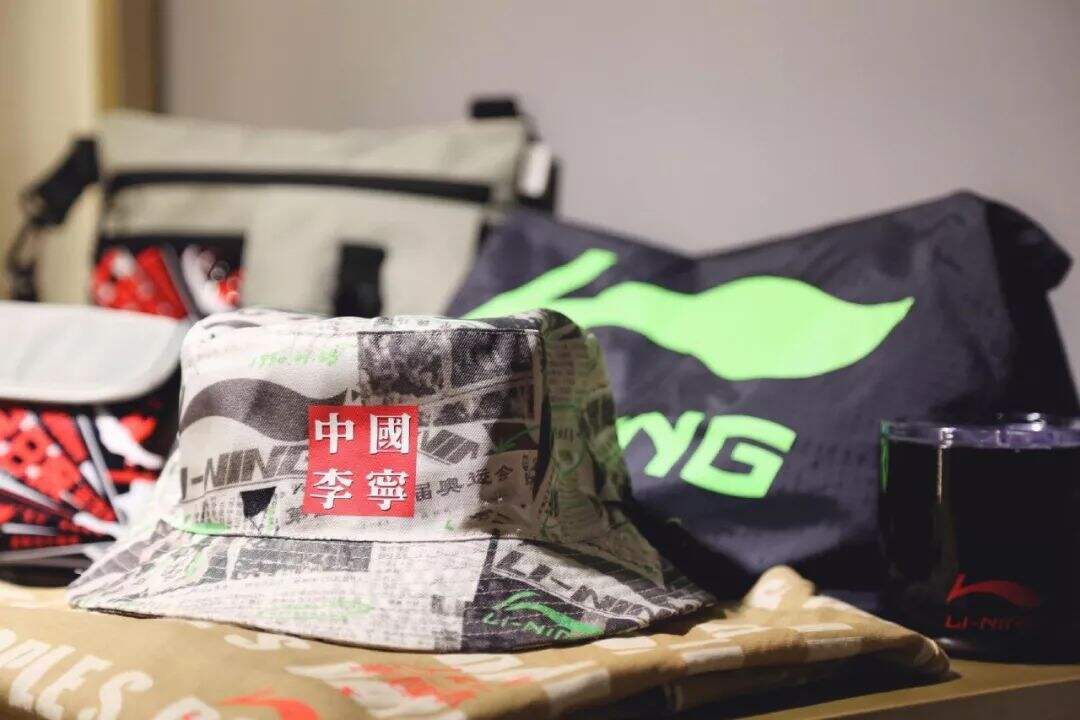 广告人干货库 被李宁快闪店的“阴间”沙发设计,吓到了!-广告人干货库