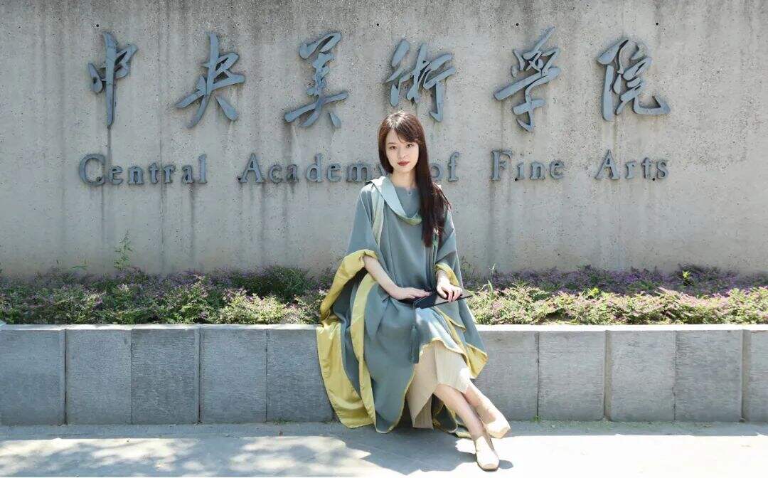 广告人干货库 九大美院“学士服”美上热搜!设计也太绝了,网友:羡慕哭了-广告人干货库
