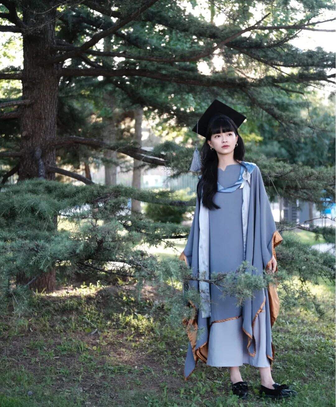 广告人干货库 九大美院“学士服”美上热搜!设计也太绝了,网友:羡慕哭了-广告人干货库