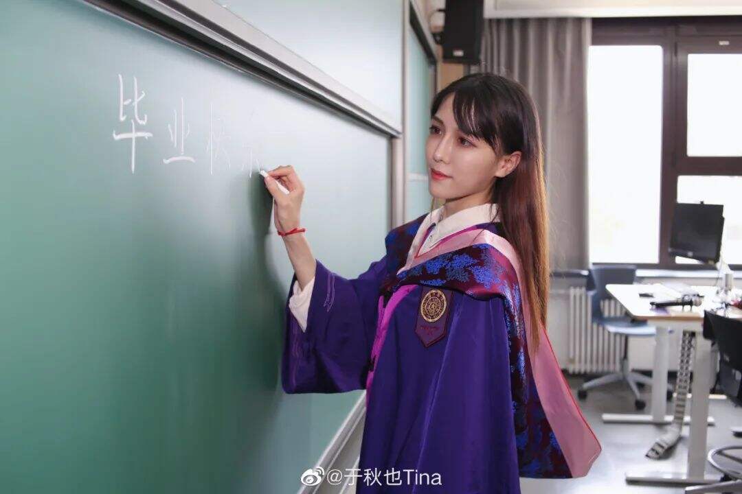 广告人干货库 九大美院“学士服”美上热搜!设计也太绝了,网友:羡慕哭了-广告人干货库