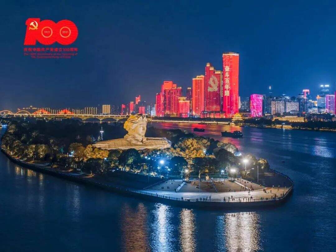 广告人干货库 灯光秀这套城市“晚礼服”,真的是户外广告人的发展机遇吗?-广告人干货库
