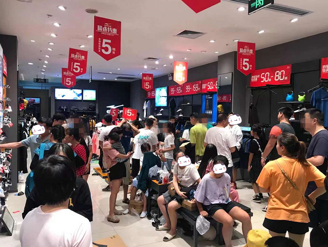 广告人干货库 鸿星尔克和蜜雪冰城,出联名款了?!-广告人干货库