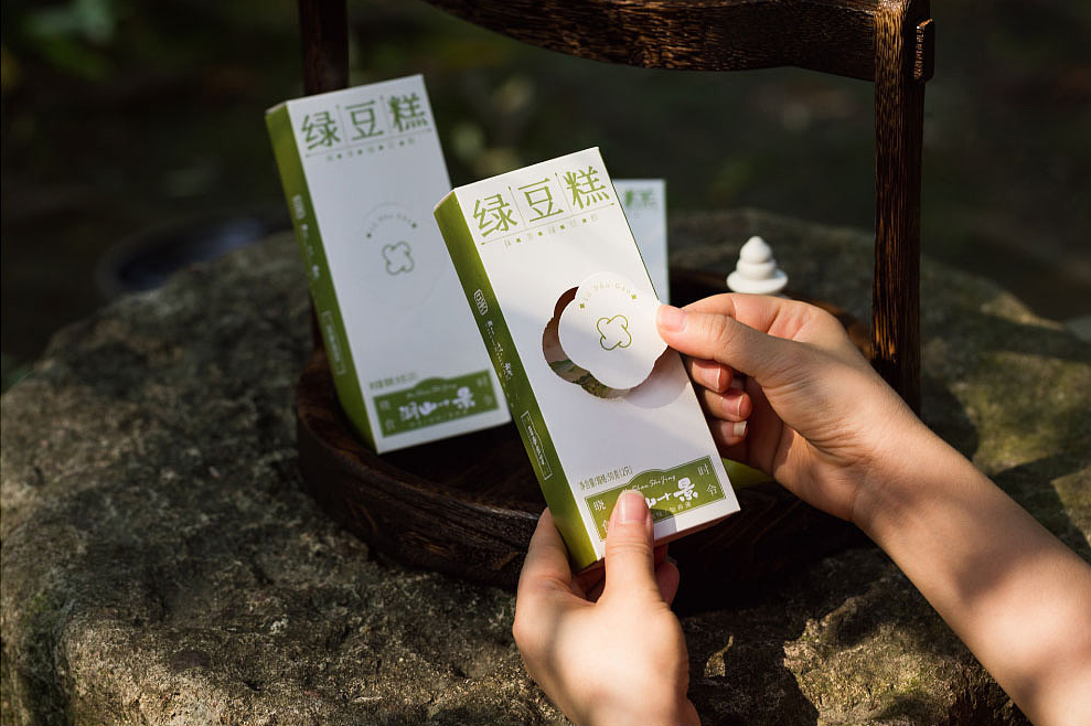 广告人干货库 食品礼盒包装这样设计,风格很特别!-广告人干货库