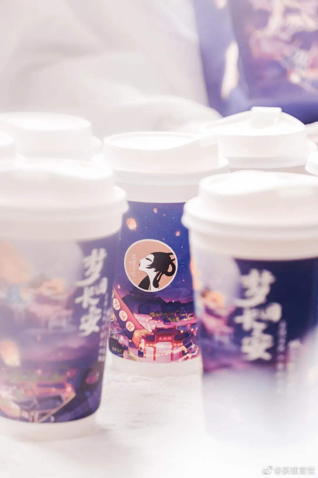 广告人干货库 联名款包装设计,是不一样的茶饮料!-广告人干货库
