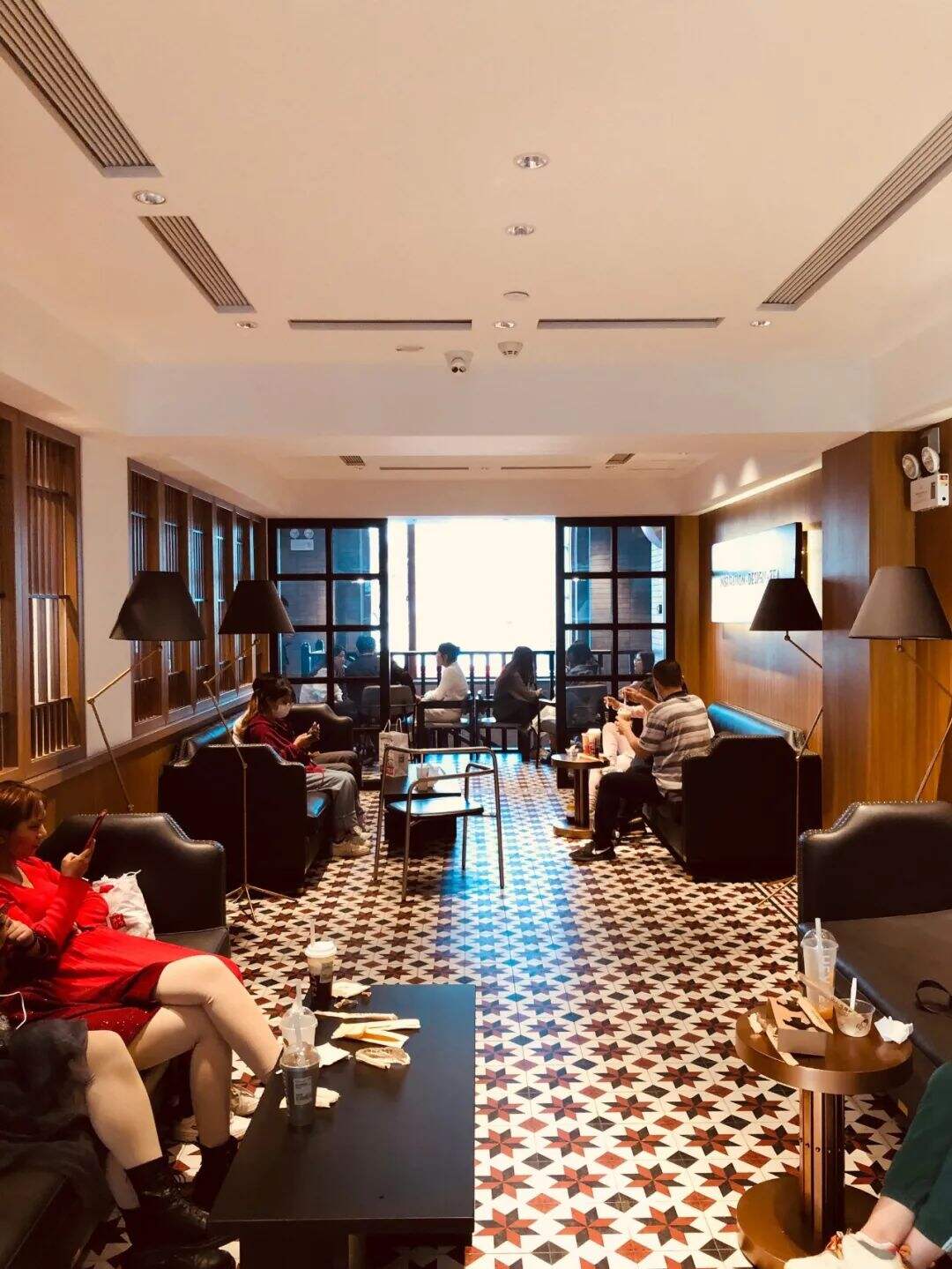 广告人干货库 喜茶开新店,场景营销绝了-广告人干货库