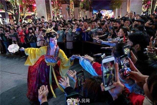 广告人干货库 深扒100个抖音大号,我发现了4个爆款视频的打造秘诀-广告人干货库