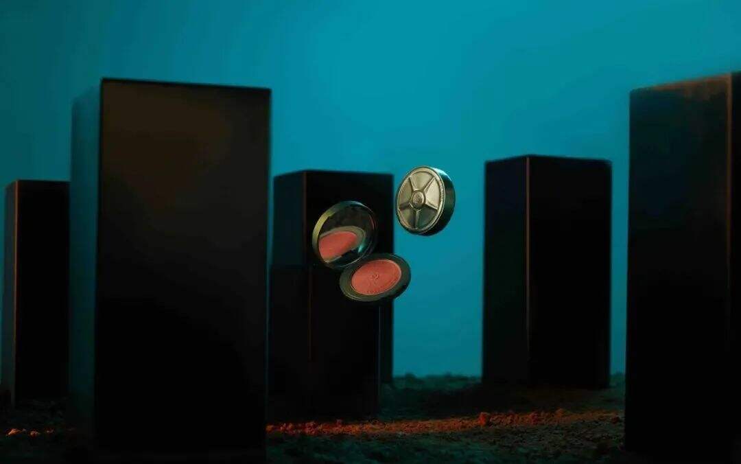 如何把跨界做成“流量收割机”?从六神卖奶茶说起……-广告人干货库