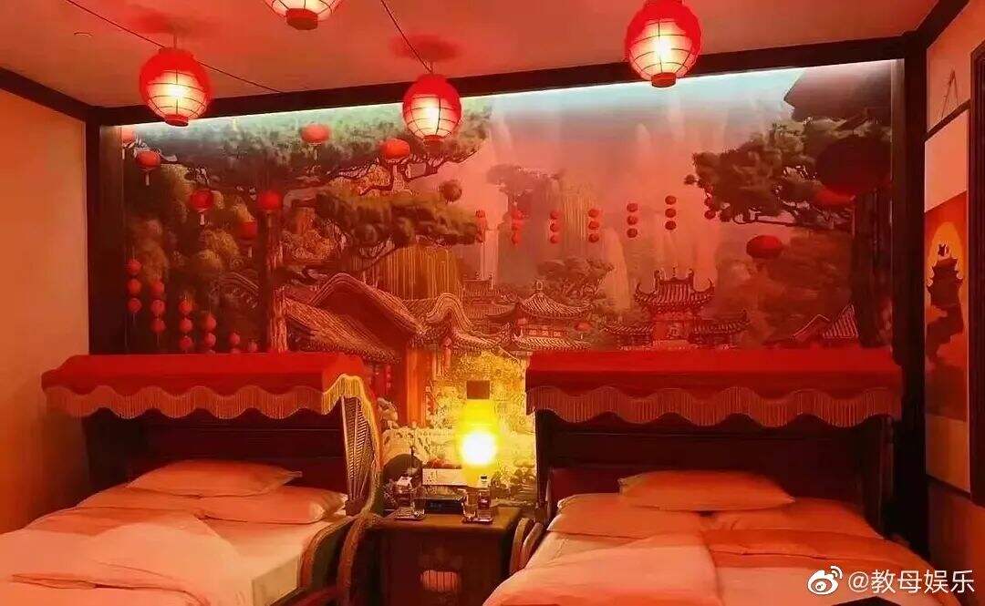 环球影城小黄人联名凌美钢笔、卡姿兰...呆萌的包装真不错！-广告人干货库