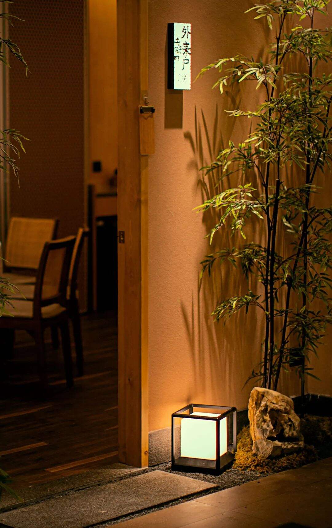 广告人干货库 这个佬麻雀旗下的湘菜品牌设计,从一只土鸡进城的故事开始讲起!-广告人干货库