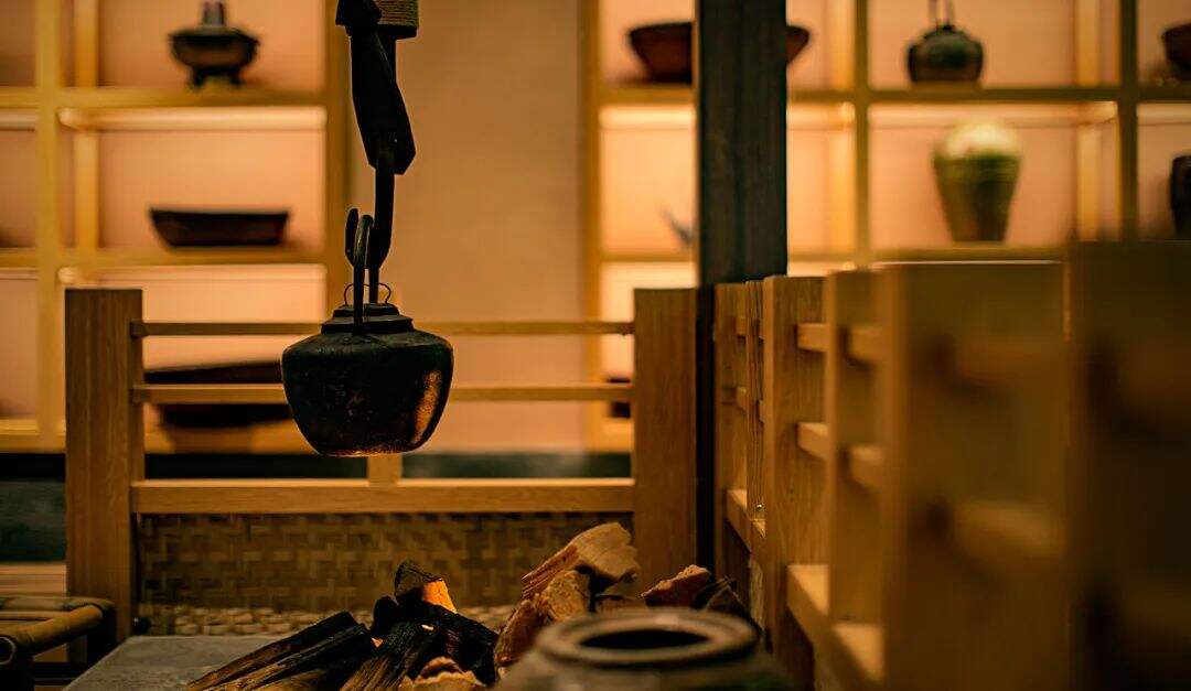 广告人干货库 这个佬麻雀旗下的湘菜品牌设计,从一只土鸡进城的故事开始讲起!-广告人干货库