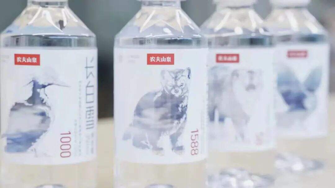 广告人干货库 农夫山泉长白雪主题礼盒包装设计,是初雪的味道!-广告人干货库