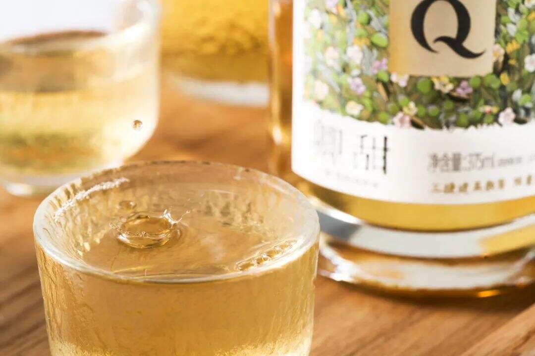 广告人干货库 年轻人的“早C晚A” | 这些高颜值的低度酒包装,有被微醺到!-广告人干货库