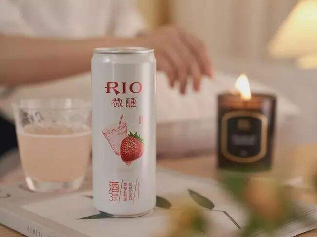 广告人干货库 低度酒,凭什么让年轻人“上头”?-广告人干货库