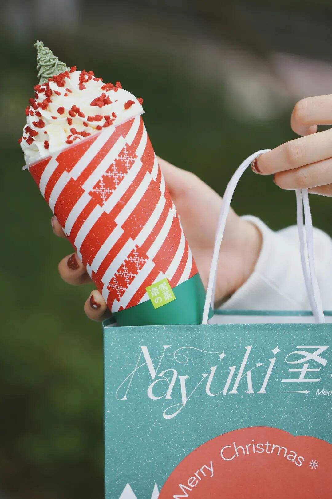 广告人干货库 故宫、奈雪、好利来...的圣诞主题包装设计,你期待的氛围感都在这了!-广告人干货库