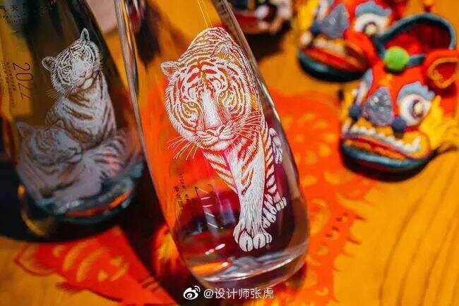 广告人干货库 农夫山泉虎年限定生肖瓶来了!还是熟悉的水滴状包装设计!-广告人干货库