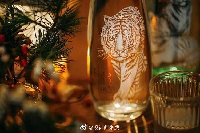 广告人干货库 农夫山泉虎年限定生肖瓶来了!还是熟悉的水滴状包装设计!-广告人干货库