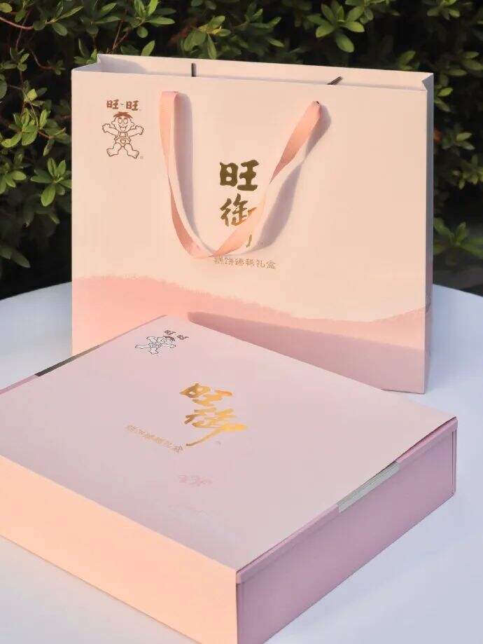 广告人干货库 旺旺联名王嘉尔出新包装!网友:设计成我吃不起的样子!-广告人干货库
