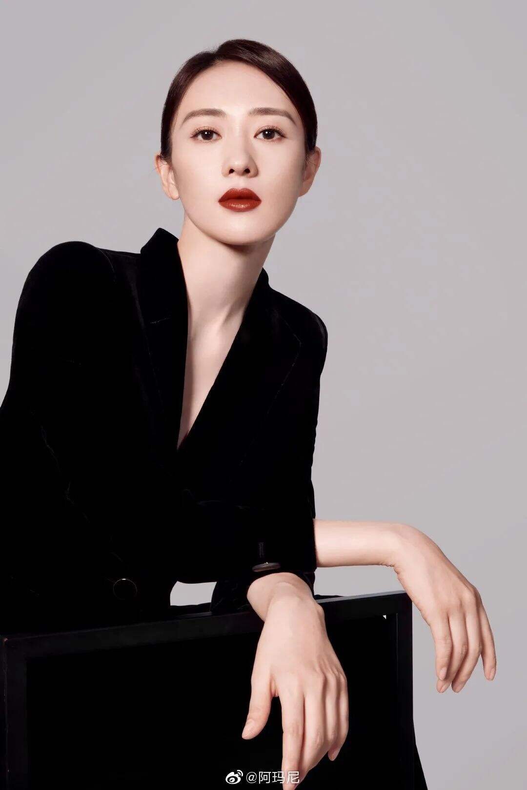 阿玛尼美妆中国区官宣品牌大使童瑶-广告人干货库